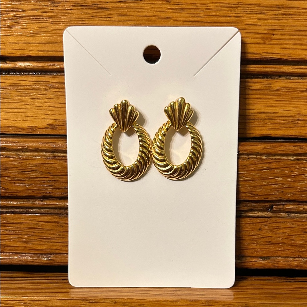 Napier‎ Gold-Tone Regal Ring Earrings Vintage